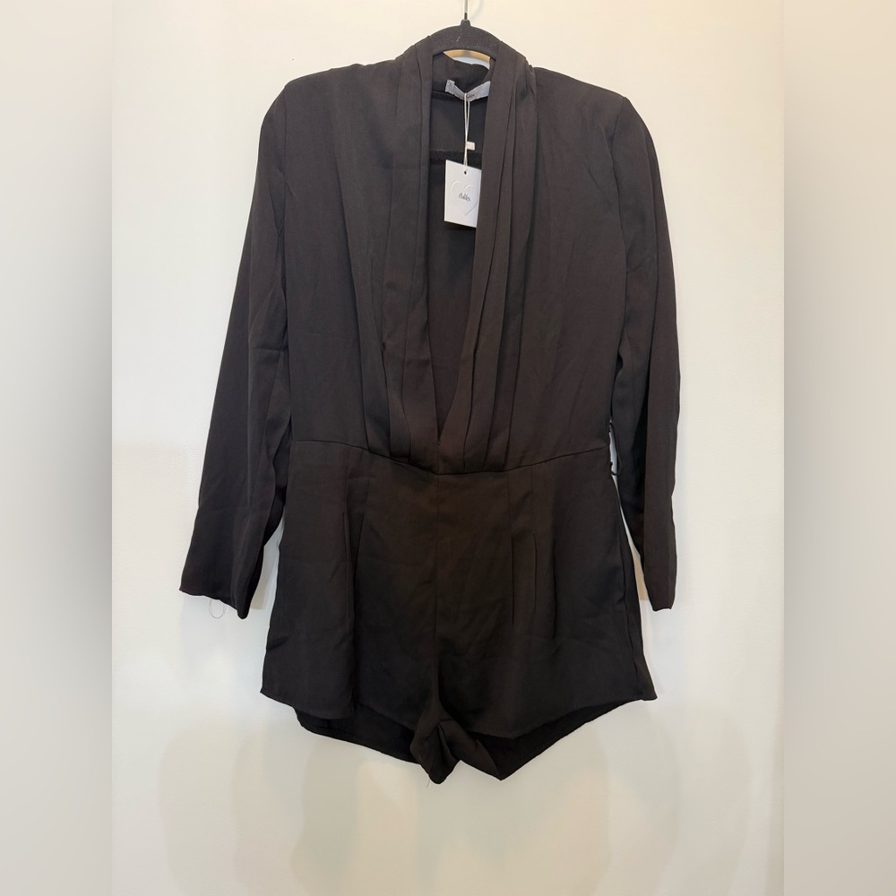 NWT Adika Black V-Neck Long‎ Sleeve Romper Size M